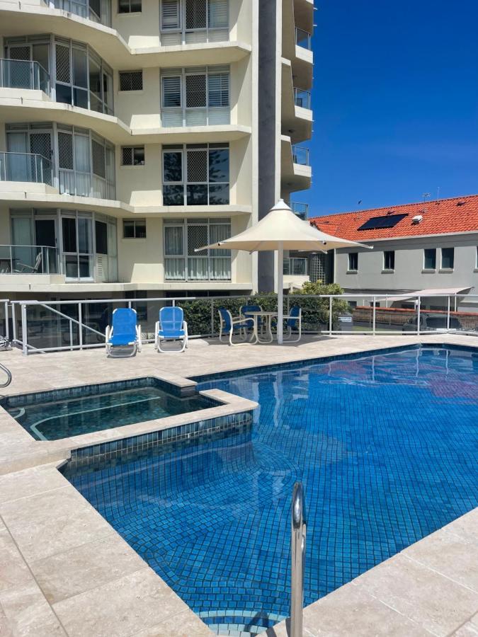 Foreshore Beachfront Apartments Голд-Кост Екстер'єр фото