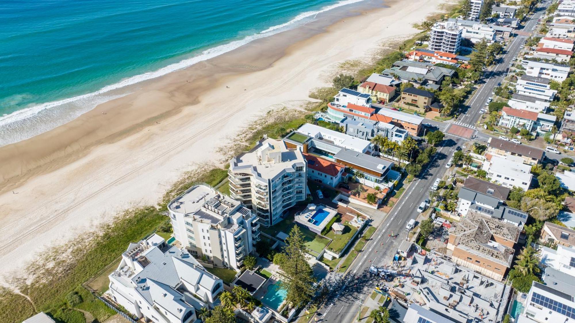 Foreshore Beachfront Apartments Голд-Кост Екстер'єр фото
